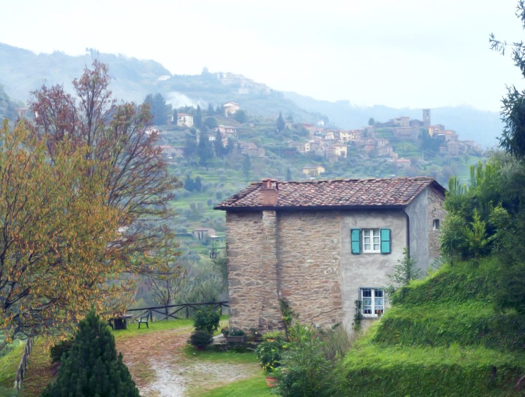A living nativity in Tuscany: Christmas Eve in Castelvecchio