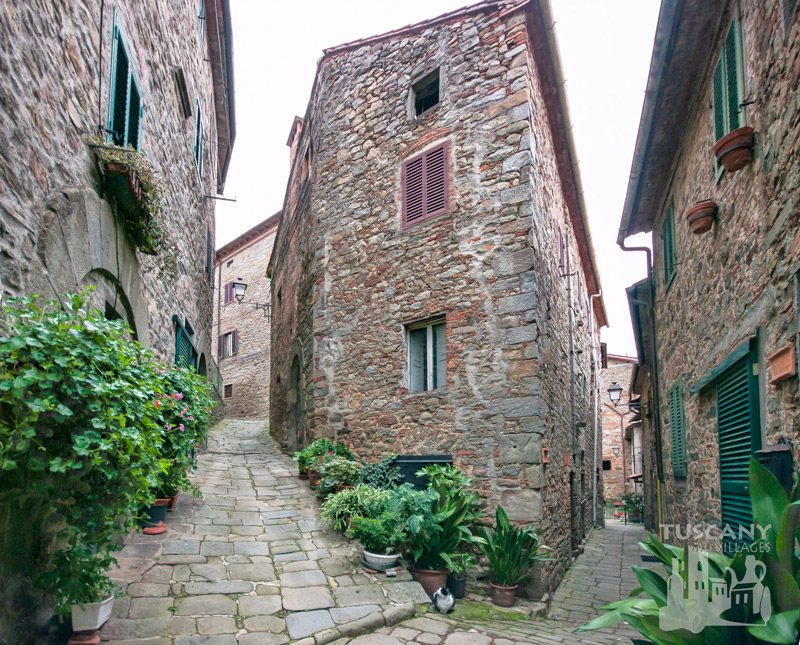 Walking in the Svizzera Pesciatina: the CAI paths between the ten castles